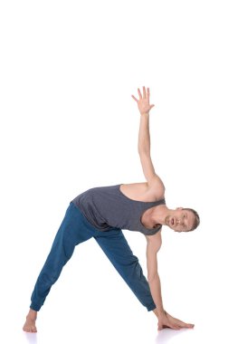 Pratik Yoga bir genç adam. Yoga. Yoga eğitmeni