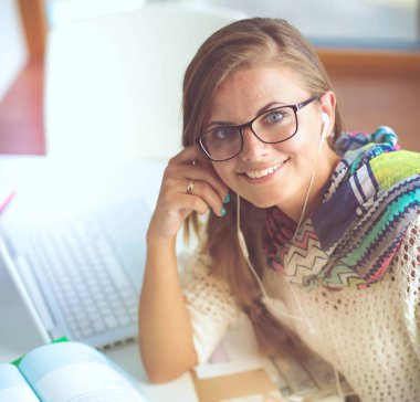 Kadın Üniversitesi'nde cep telefonu kullanımı. Öğrenci. Üniversitesi