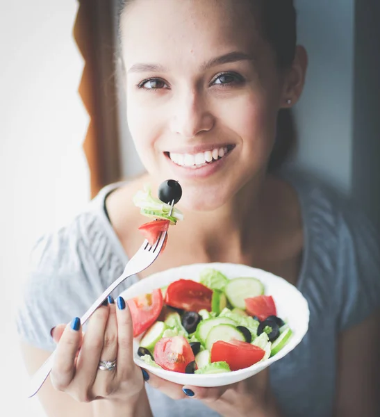 A beautiful girl eating healthy food. Beautiful girl — Stock Photo, Image