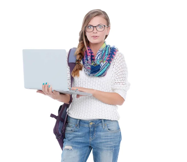 Adolescente sorridente com laptop no fundo branco. Estudante . — Fotografia de Stock
