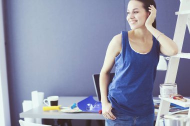 iç tasarım, yenileme ve teknoloji konsepti.