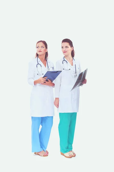 Dos doctora joven, parada en el hospital. Dos doctora joven. — Foto de Stock