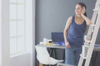 iç tasarım, yenileme ve teknoloji konsepti.