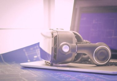 Bilgisayarlı sanal gerçeklik gözlükleri. İş. 3D teknoloji