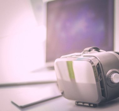 Bilgisayarlı sanal gerçeklik gözlükleri. İş. 3D teknoloji