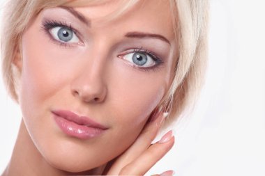 Güzel kadın izole üzerinde beyaz arka plan ile. Güzel kadın