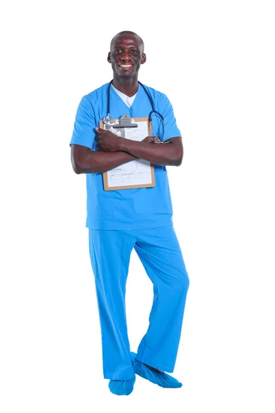 站在那儿，文件夹，孤立的白色背景上的男医生。医生。诊所. — 图库照片