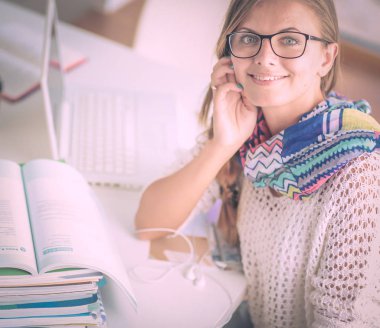 Kadın Üniversitesi'nde cep telefonu kullanımı. Öğrenci. Üniversitesi