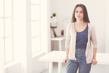 iç tasarım, yenileme ve teknoloji konsepti.