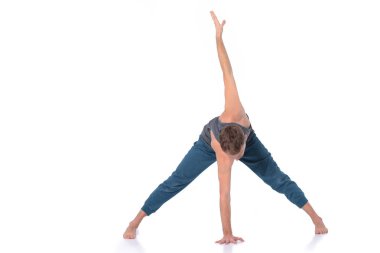 Pratik Yoga bir genç adam. Yoga. Yoga eğitmeni