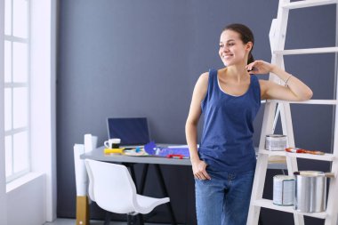 iç tasarım, yenileme ve teknoloji konsepti.