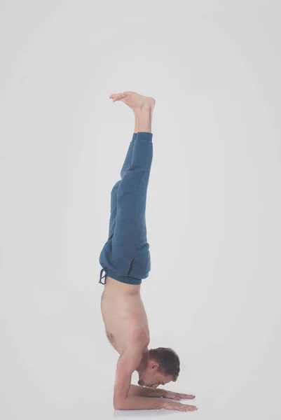 Young man practicing yoga. Yoga. Yoga Instructor — Stock Photo, Image