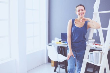 iç tasarım, yenileme ve teknoloji konsepti.