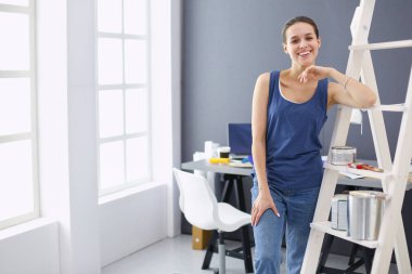 iç tasarım, yenileme ve teknoloji konsepti.