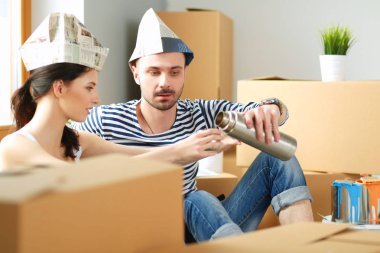 İki katta oturan ev taşıma. Çift