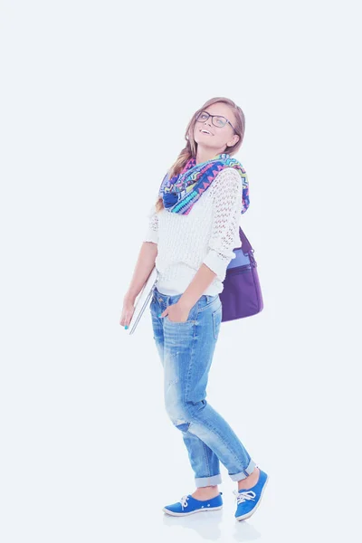 Adolescente sorridente com laptop no fundo branco. Estudante . — Fotografia de Stock