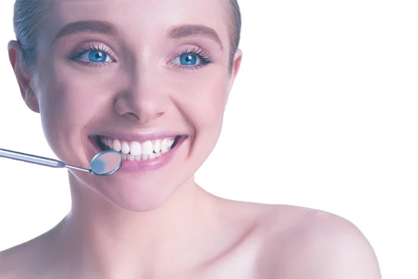 Γυναικεία δόντια και οδοντίατρος καθρέφτης στόματος — Φωτογραφία Αρχείου