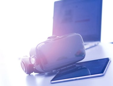 Bilgisayarlı sanal gerçeklik gözlükleri. İş. 3D teknoloji