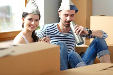 İki katta oturan ev taşıma. Çift