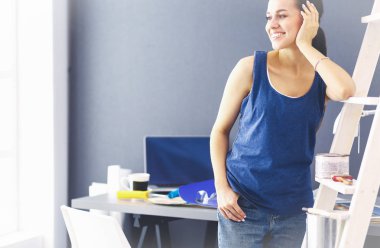 iç tasarım, yenileme ve teknoloji konsepti.