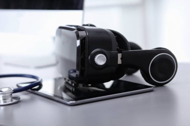 Bilgisayarlı sanal gerçeklik gözlükleri. İş. 3D teknoloji