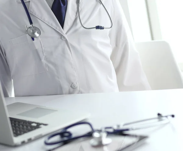 Doctors working on computer at hospital. — Stock Photo, Image