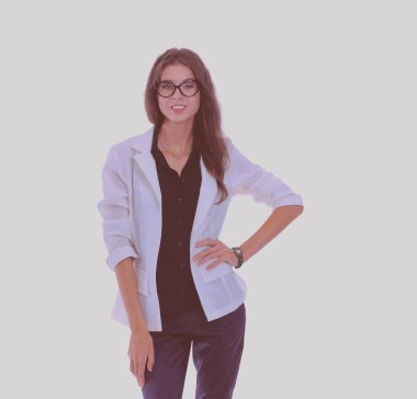 Duran, beyaz arka plan üzerinde izole genç kadın. Genç kadın.