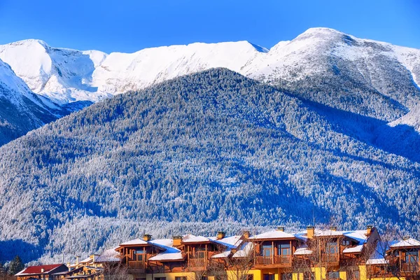 Neige montagnes panorama dans la station de ski Bansko — Photo