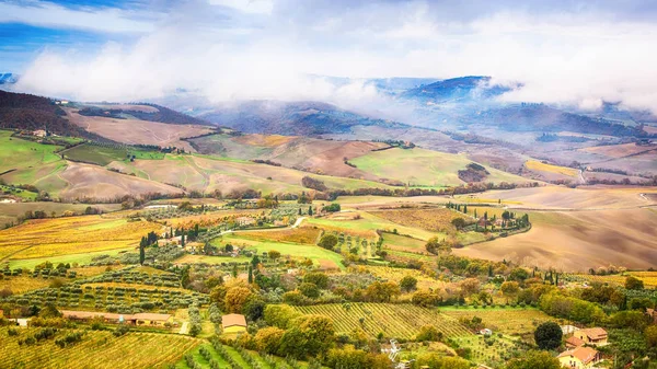 Paisagem da Toscana com colinas de ondas — Fotografia de Stock