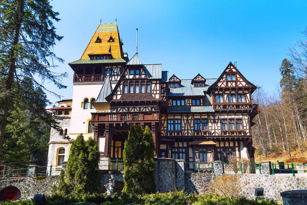 Pelisor castle v Rumunsku — Stock fotografie