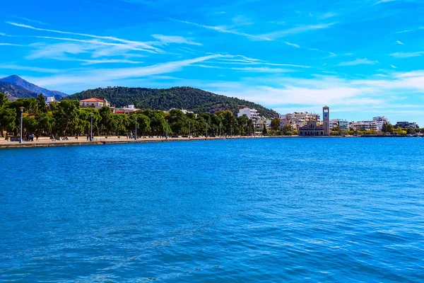 Volos şehir manzaralı denizden, Yunanistan