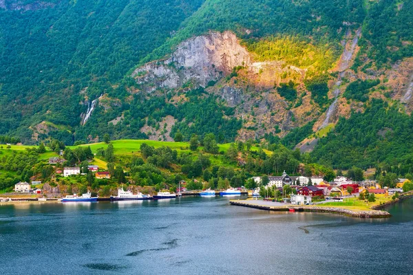 Норвегія села і фіорд краєвид в Макаді — стокове фото