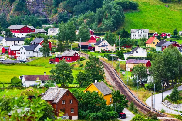 Norvegia villaggio con paesaggio colorato casa — Foto Stock