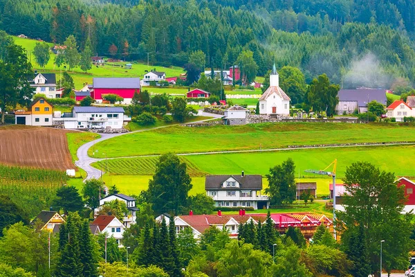 Norvégia, Loen falu táj — Stock Fotó