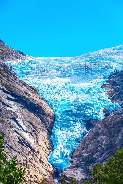 Briksdal ledovec, Norská přírodní památka — Stock fotografie