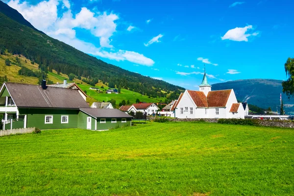 Noorwegen, Olden dorpslandschap — Stockfoto