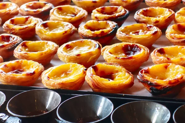 Yumurtalı tart, geleneksel Portekiz tatlısı, pastel de nata.