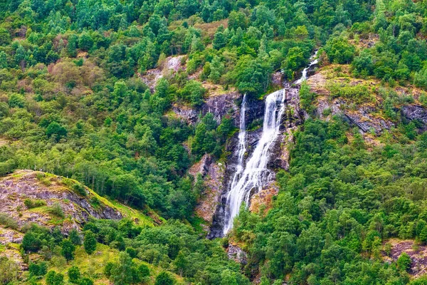 Noruega brekkefossen cachoeira perto de Flam — Fotografia de Stock
