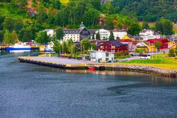 Norsko vesnice a fjord krajina v Flam — Stock fotografie