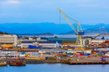 Norveç'te ağır kaldırma bağlantı noktası vinç