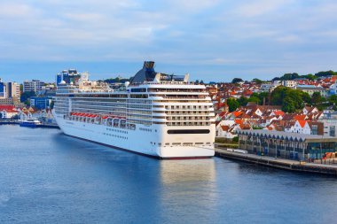 Stavanger, Norveç ve yolcu gemisi