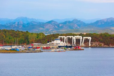 Stavanger, Norveç port ve fiyort, dağlar