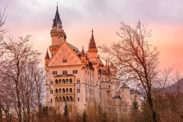 Castelo de Neuschwanstein vista do pôr do sol, Alemanha — Fotografia de Stock