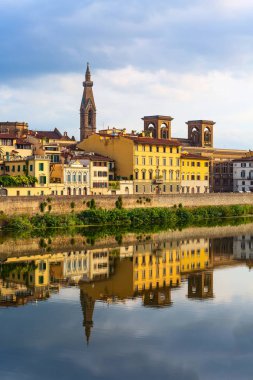 nehir Arno, Sante Croce tower, Floransa, İtalya