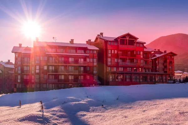 Evler ve dağlar panorama Bansko, Bulgaristan — Stok fotoğraf