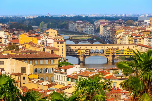 City view with Ponte Vecchio, Florence, Italy — Stock Photo, Image