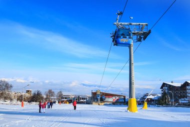 Kayak merkezi Bansko, Bulgaristan, insanlar, kayak asansörü