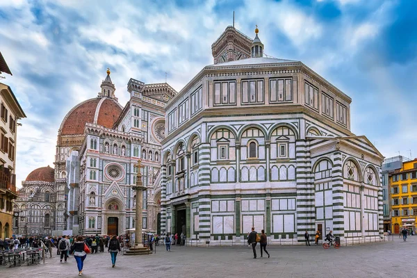 Vaftizhane ve Duomo, Floransa, İtalya Meydanı — Stok fotoğraf