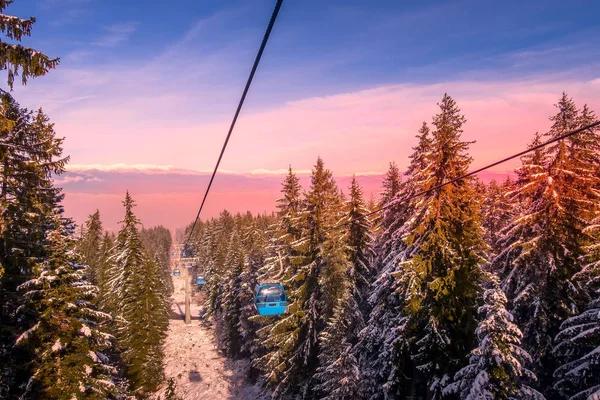 Ski resort Bansko, Bulgaria, ski lift — Stock Photo, Image