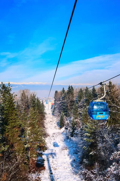 保加利亚Bansko滑雪胜地，滑雪电梯 — 图库照片